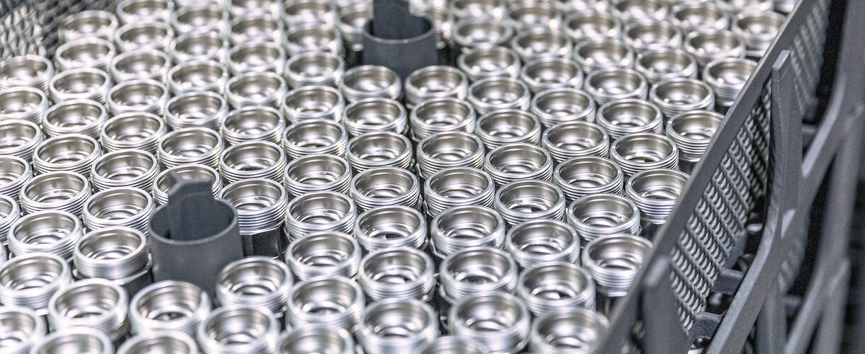 Gewindebauteilen mit dem HARD-INOX®-S Verfahren bearbeitet